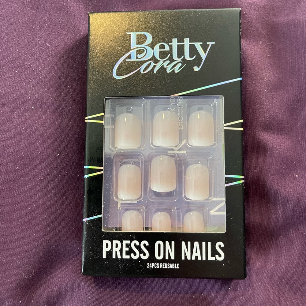 🖤 Pick Any 3/$30 Sale Betty Cora Press On Nails
